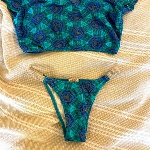 Brazilian bikini with cropped